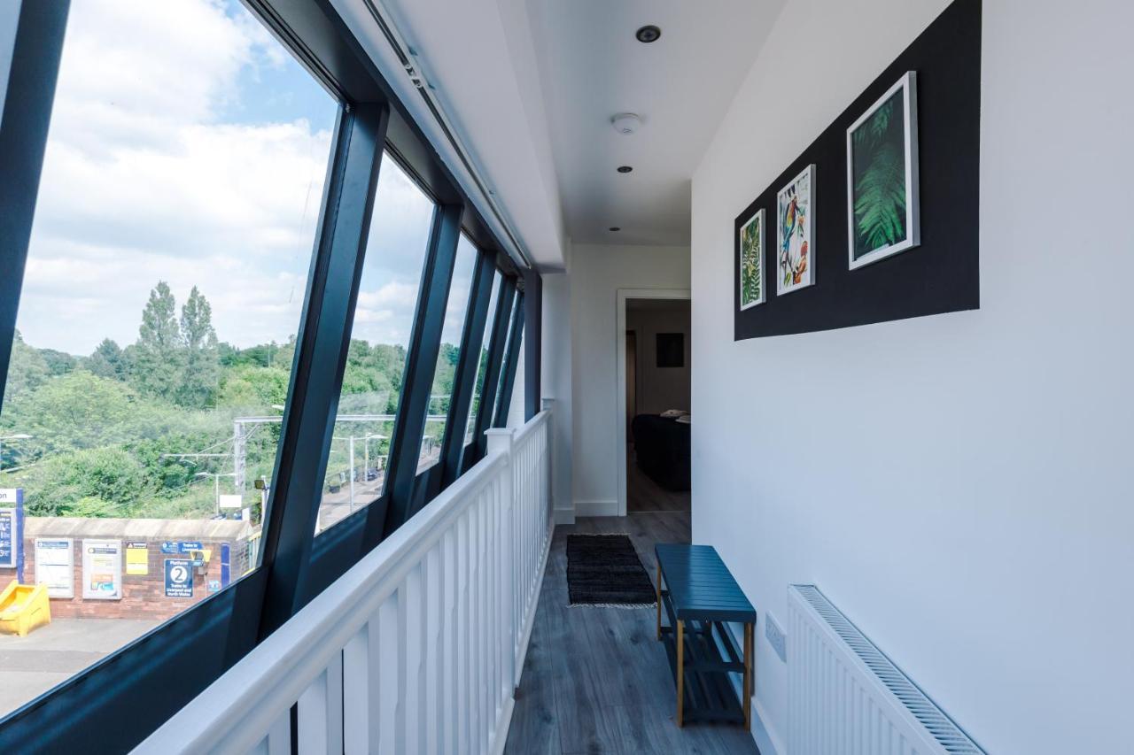 Rest & Recharge At The Station Apartments Manchester Bagian luar foto