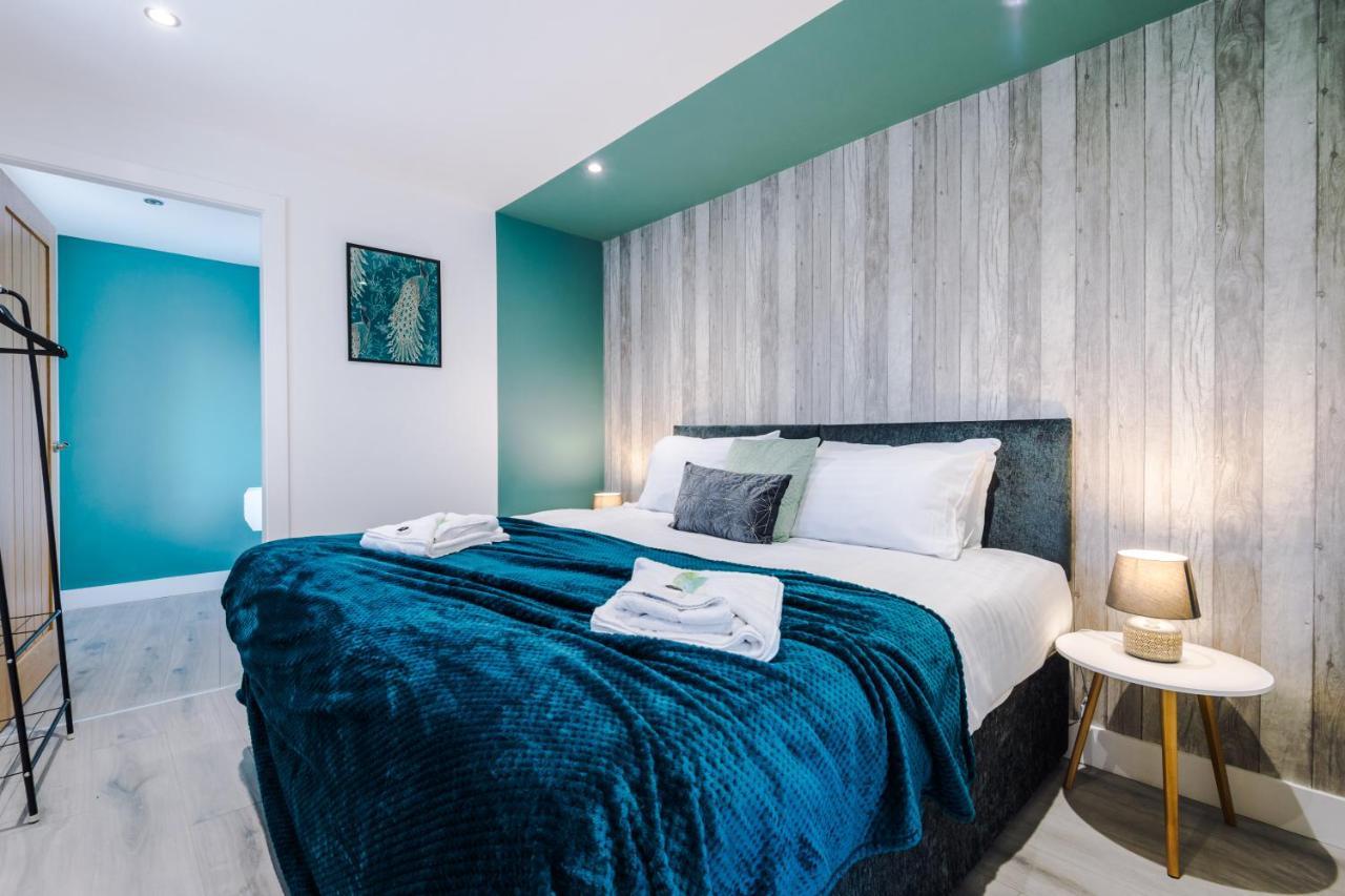 Rest & Recharge At The Station Apartments Manchester Bagian luar foto