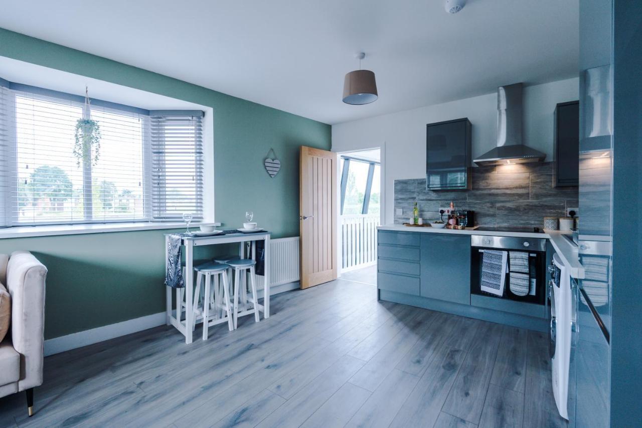 Rest & Recharge At The Station Apartments Manchester Bagian luar foto