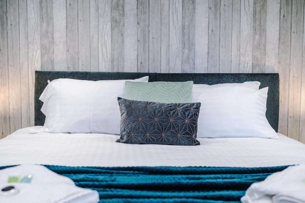 Rest & Recharge At The Station Apartments Manchester Bagian luar foto