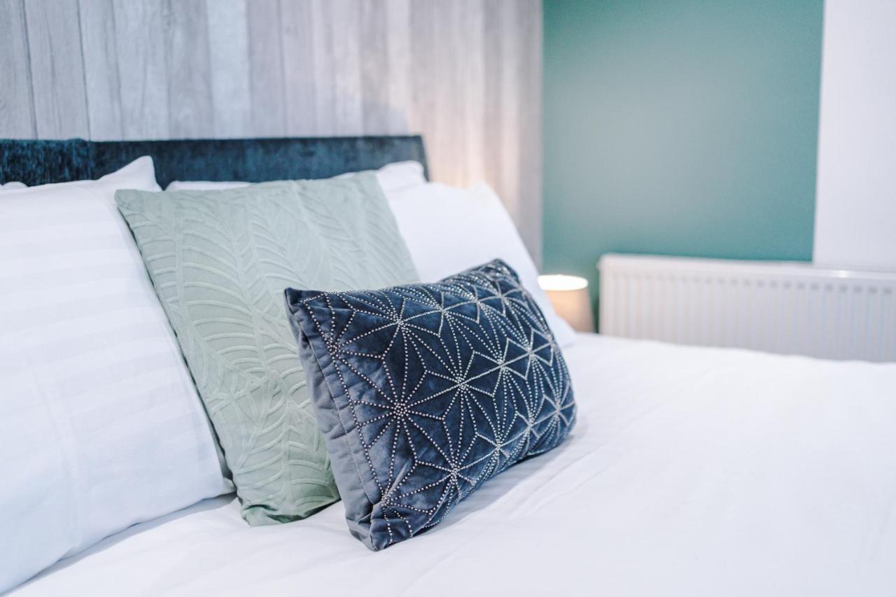 Rest & Recharge At The Station Apartments Manchester Bagian luar foto