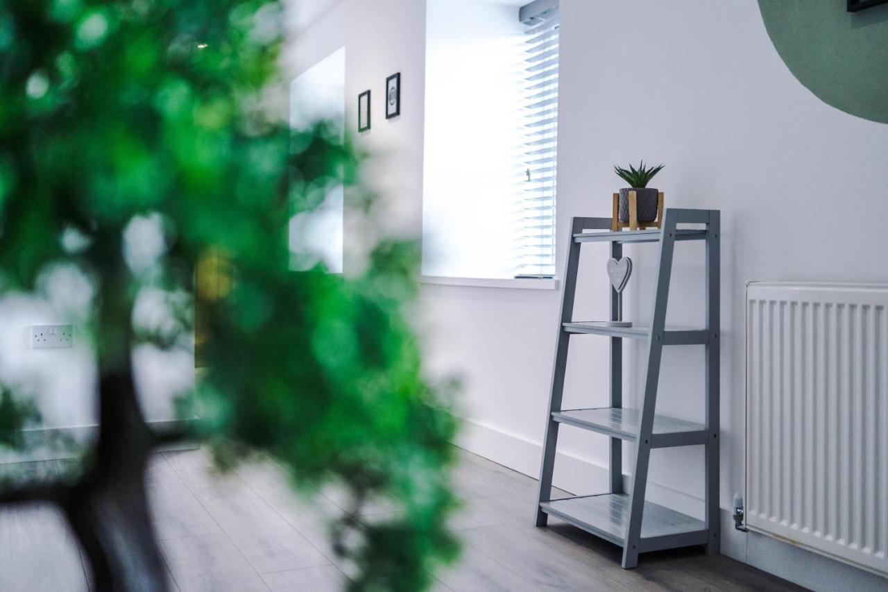 Rest & Recharge At The Station Apartments Manchester Bagian luar foto