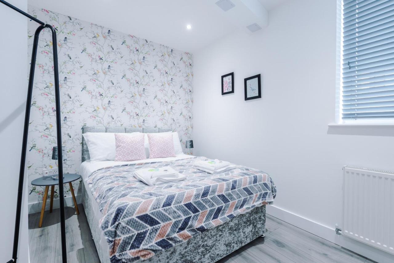 Rest & Recharge At The Station Apartments Manchester Bagian luar foto